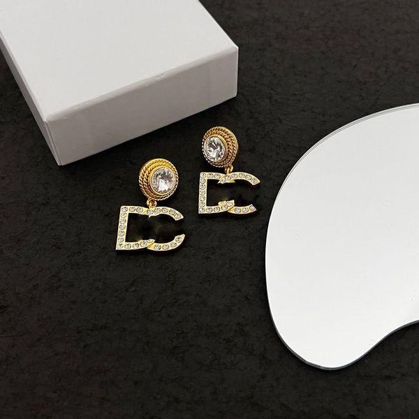 

2023 fashion new designer dangles earrings luxury letter earrings inlaid with diamonds elegant and generous seiko design fashion everything, Silver