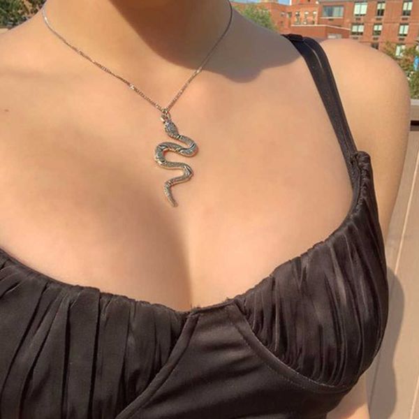 

pendant necklaces sumeng 2023 new punk snake pendant necklace golden silver color for men women neck jewelry statement pouplar necklace gift