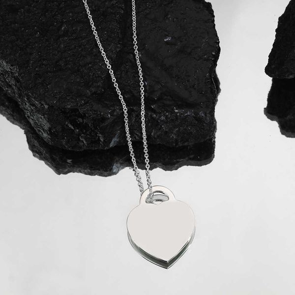 

tiffy light luxury simple classic popular love brand necklace headwear, Black