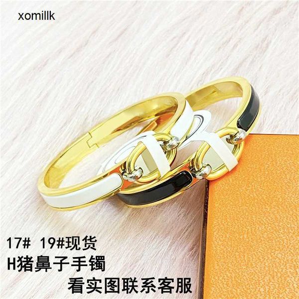 

hermm designer bracelet love home h letter enamel piggy nose bracelet anchor chain 8 line buckle couple network red fashion female, Black