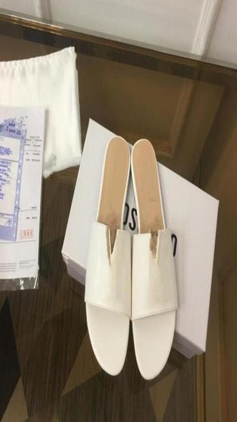 

selling trend designer m plaque ladies flat slippers soft bottom beach slippers ladies sandals4939873, Black