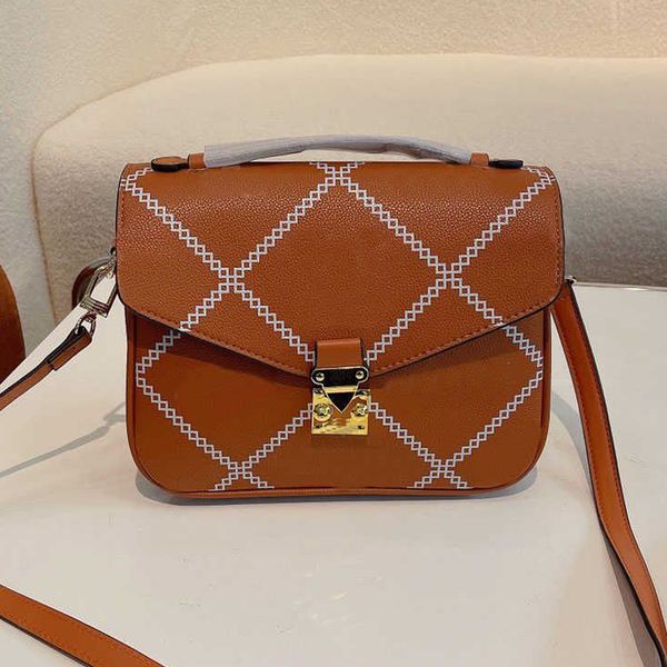 

Fashions Luxury Designer Bag Classic Embossed Tote Handbags Internal Interval Crossbody Bag PU Letter Shoulder Bags Multi Occasion Use Free Shipping, Yellow