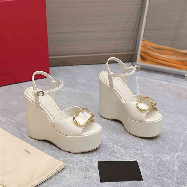 

fashion sandals luxury design 2023 valentinoity women high heel leather letter logo wedding party casual slippers 02-013, Black