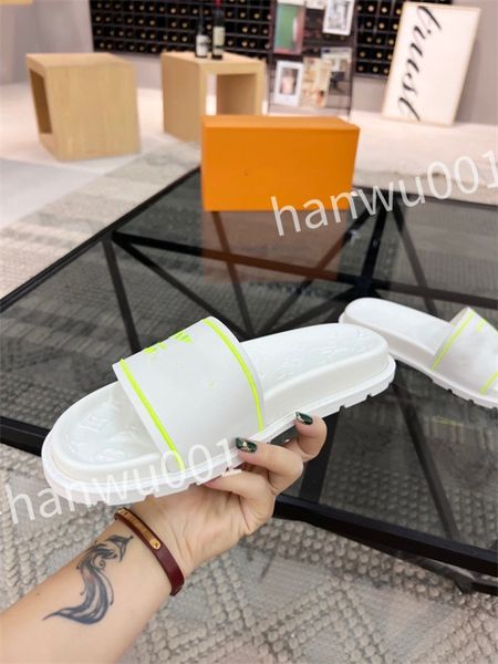 

2023 leather ceiling slide slippers designer flat men summer sandals fashion luxury leisure resort beach, Black