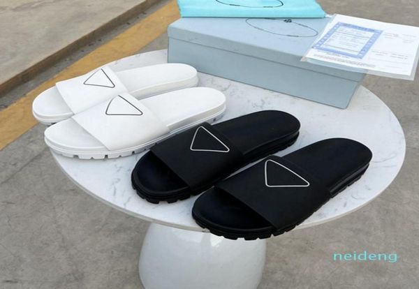 

2022 black white leather slide sandals for man woman slipper emblematic triangle slippers minimal design flip flops lugged rubber 3055035