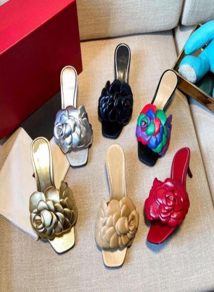 

2021 luxury designer women sandal edition flat slide leather petals rose hight sandals ladies summer slippers good quality wi6826724, Black