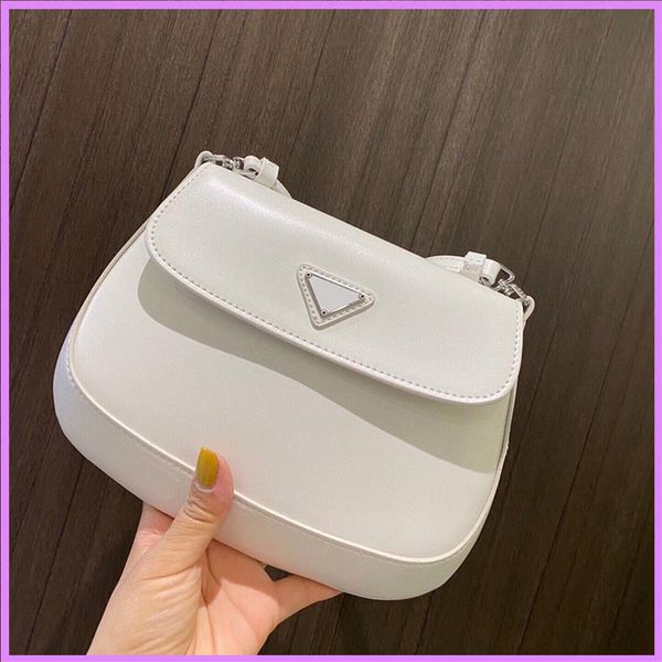 

new fashion women shoulder bags designer handbags small tote lady totes outdoor baguette axillary bag glossy pearlescent waistbag315r