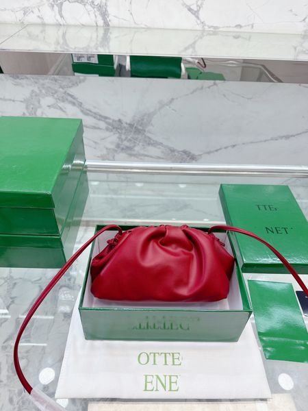 

designer bag women's cloud bag crossbody bag women's one shoulder large capacity light soft wide hand holding bag
