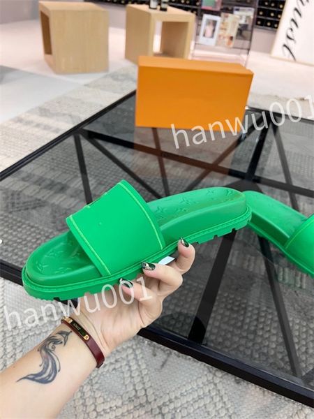 

2023 new leather slide slippers designer flat men summer sandals fashion luxury leisure resort beach, Black