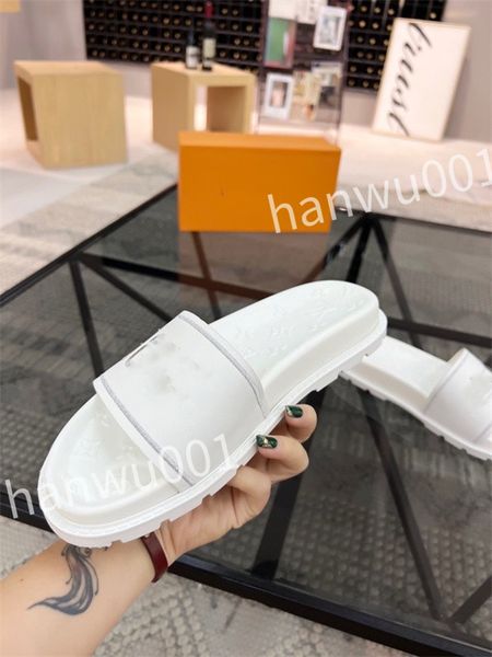 

2023 new leather ceiling slide slippers designer flat mens summer sandals fashion luxury leisure resort beach, Black