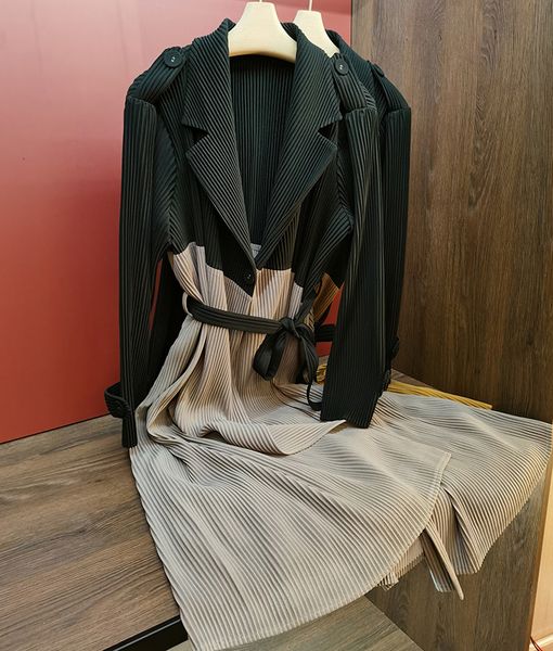 

women's trench coats temperament miyake pleated fashion designer y2k windbreaker office lady casual summer aesthetic clothing 230421, Tan;black