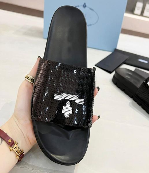 

2022 fashion slippers designer ladies classic solid color sequins flat sheepskin fabric summer men wearable beach shoes flipf9003227, Black