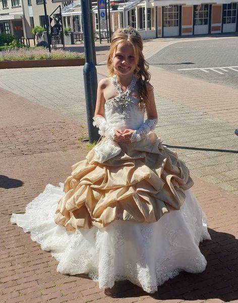 

vintage ruched flower girls dresses for wedding party champagne and ivory halter neck sleeveless lace appliques princess long graduation kid, White;blue