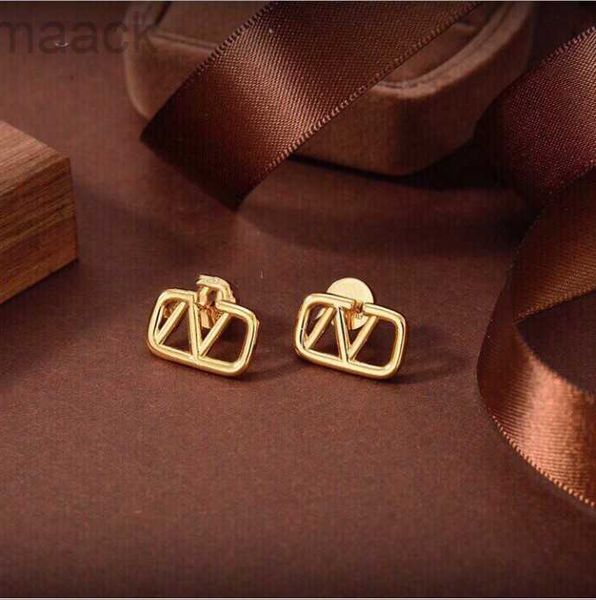 

stud designer earring letter v stud earing luxury women fashion hoop jewelry metal earring fdsf, Golden;silver