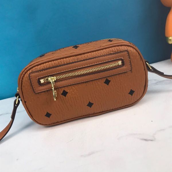 

2023 day packs french niche design light women's bag new trendy and fashionable old flower shoulder bag, women crossbody small square b
