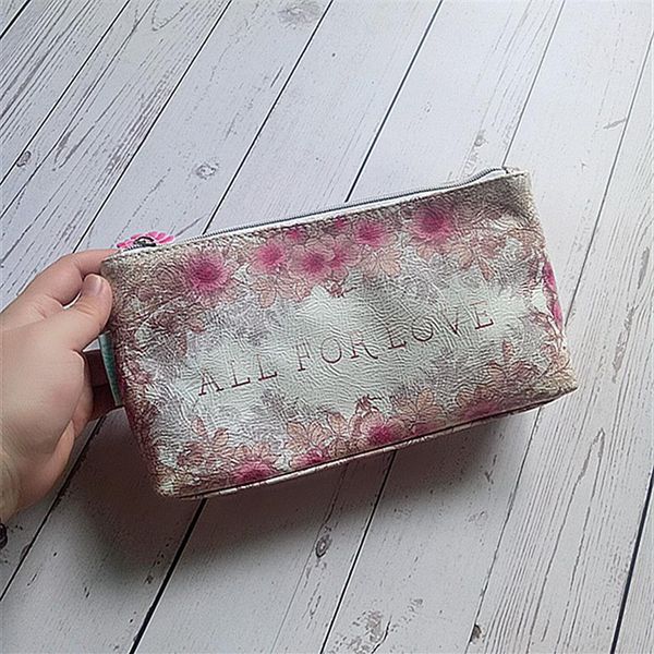 

women cosmetic bag good quality art fashion classic flower tassel with zipper203r