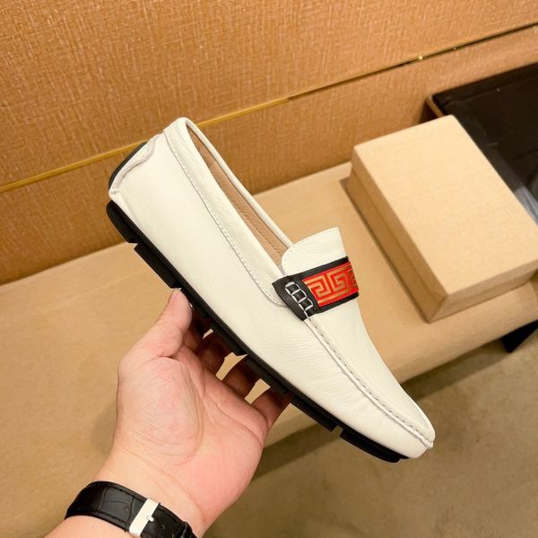 

boot upper uses soft cowhide men's favorite wear -resistant rubber bottom atmosphere and fashion leisure as one, Black