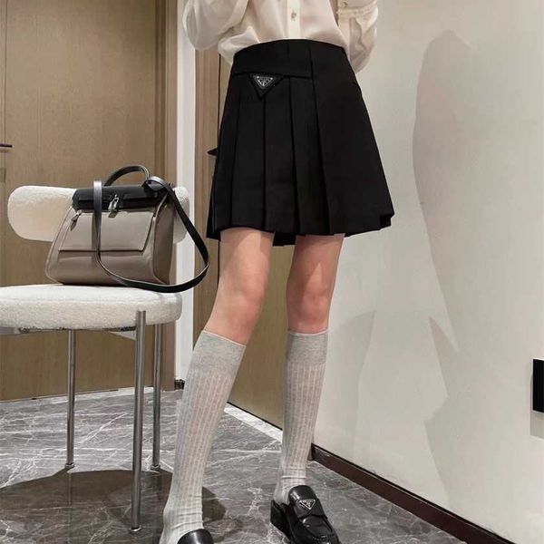 

26% off family spring/summer new trendy and cool fashion triangle elevated waist slim pleated half length skirt, Black