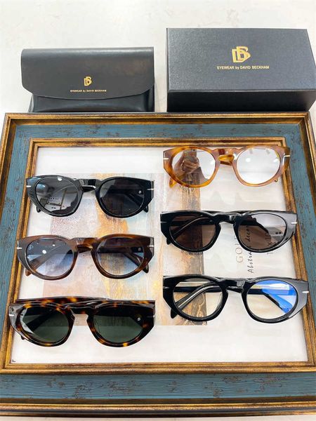 

23 year beckham sunglasses of the same style for men and women anti ultraviolet, White;black