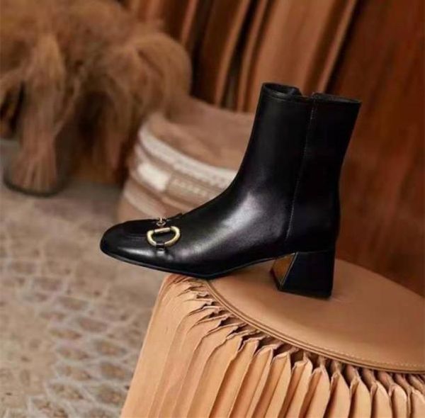 

2021 designer autumn and winter leather casual bare boots womens martin boot adopt imported calfskin metal medium heel desert fema8998855, Black