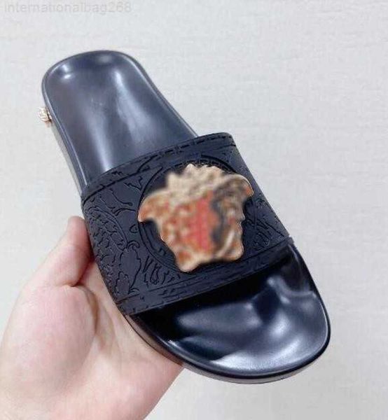 

luxury designer slide slippers summer sandals men beach indoor flat flip flops leather lady women fashion classic shoes ladies11, Black