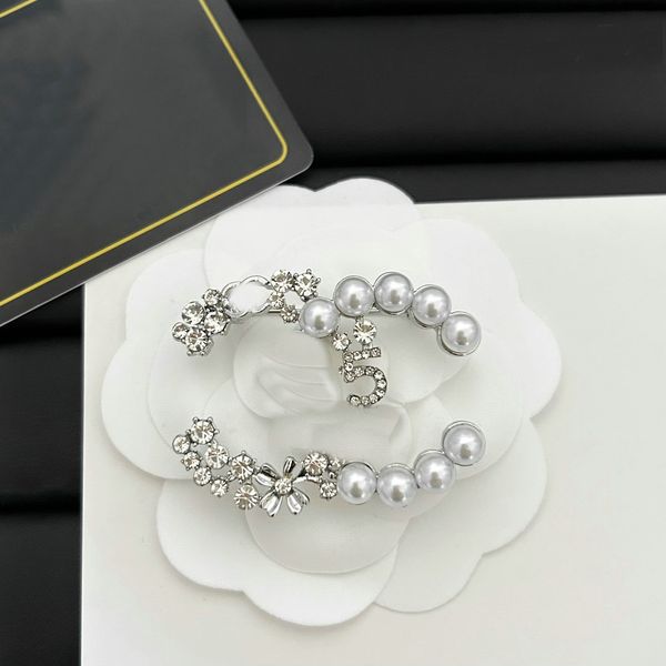 

Fashion Designer Brooches Brand Doub Letter Pearls Crystal Brooches Fashion Jewelry Unisex Decoration Accessoriesy High Quality