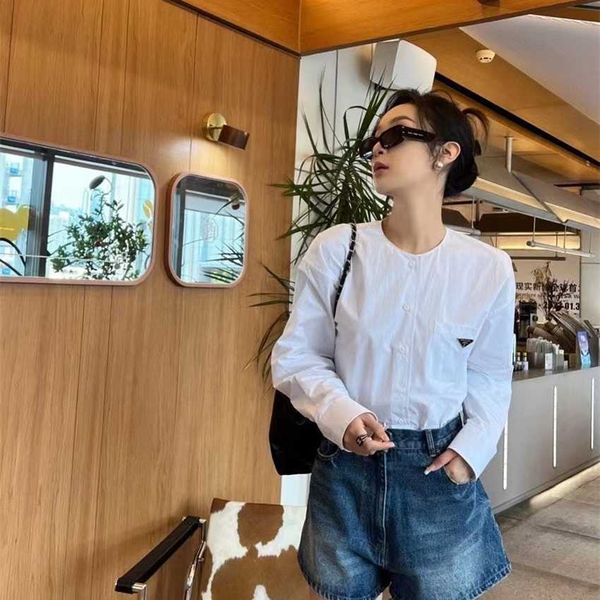 

family early spring new fashion classic triangle decoration simple casual versatile temperament round neck long sleeve shirt, White