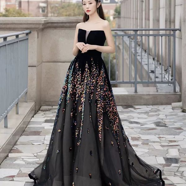 

2023 evening dresses black prom gowns strapless lace-up back sweep train runway party wearing tulle with beading sequins, Black;red