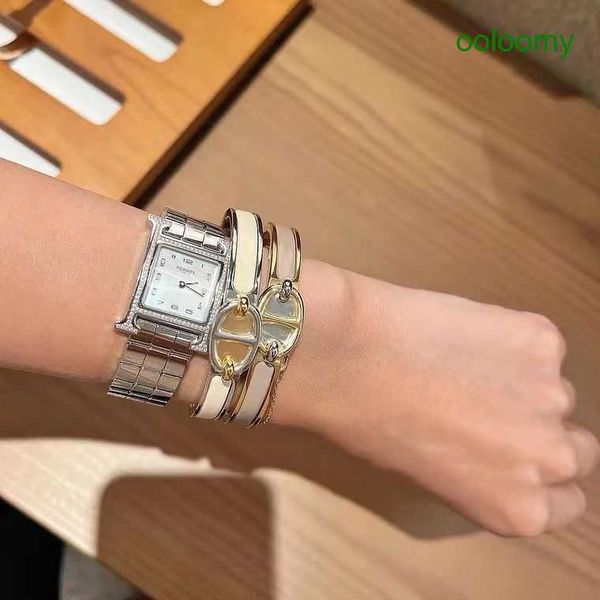 

hemres designer bracelet 2023 counter pig nose enamel new colorless rose gold couple's high beauty gift gold bracelet for women ug7s, Black