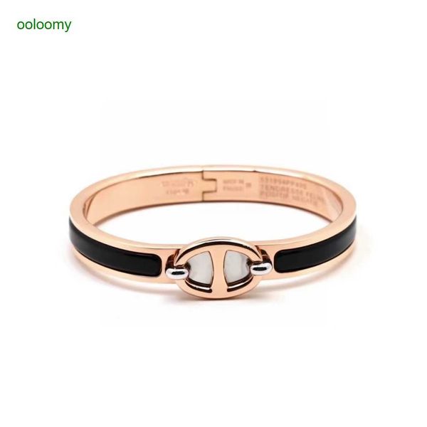 

hemres designer bracelet gold bracelet for women new pig nose bracelet light luxury brass enamel shell lock buckle delicate temperament fema, Black