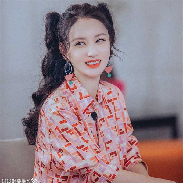 

36% off goods european station zhang nengjing star of the same style letter printing small size spring shirt top, White