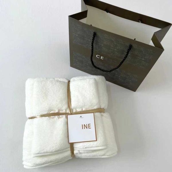 

designer style bath towel luxurious beach towel household soft and skin friendly facial towel