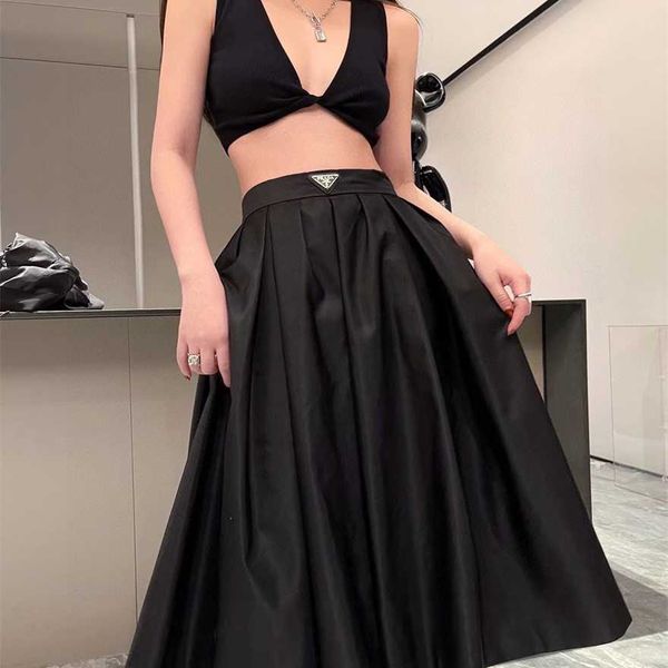 

34% off family spring/summer new cool fashion triangle nylon fabric slim waist skirt, Black