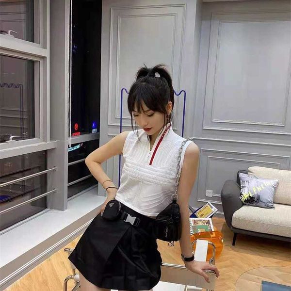 

36% off family spring/summer new fashion classic red label letter half neck zipper knitted slim fit versatile tank top, White