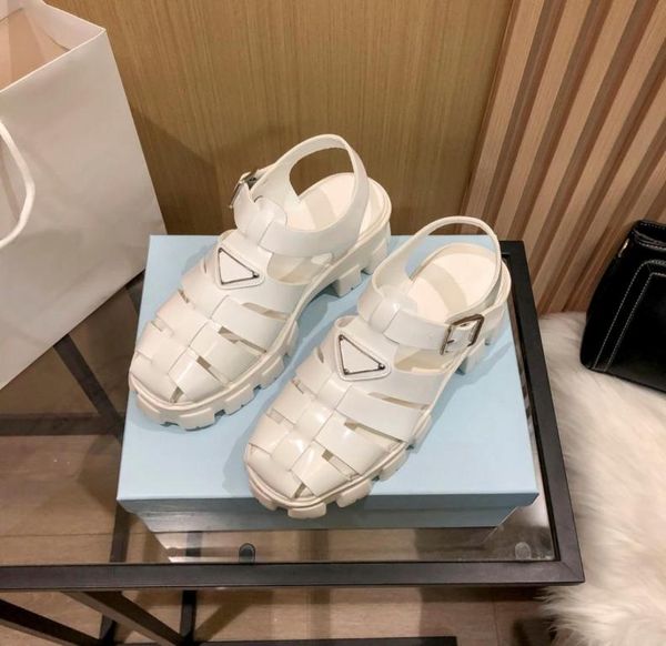 

2022 fashion foam rubber sandals women slipper luxury shoes black white beach slides r sandal outdoor flat womens slipp2209299