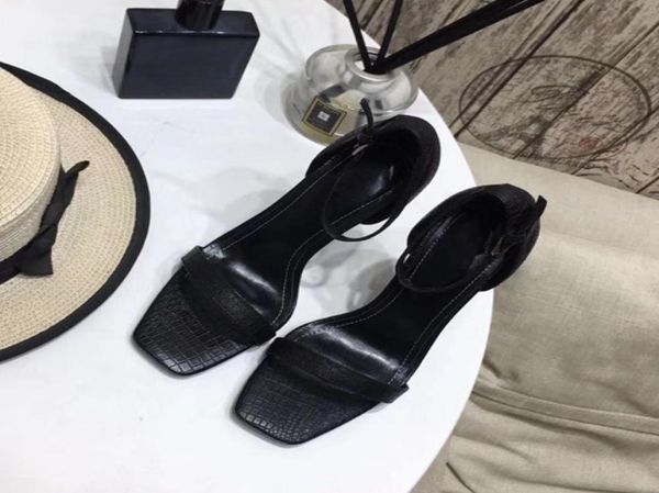 

2022 box womens designers slide sandals color mixing sandals ladies popular flip flops 35413408396, Black