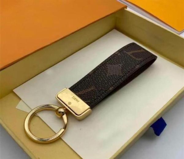 

2022 accessories classic exquisite bag parts luxury designer car keychain letter lanyard gold black metal small jewelry6703484