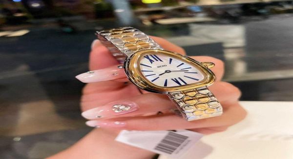 

the 30mm women039s watch uses a snakelike imported quartz movement sport watch2683772, Slivery;golden