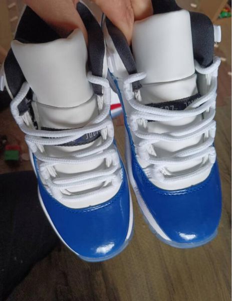 

jumpman cherry 11 11s high basketball shoes kids baby big kid midnight navy playoffs bred jubilee win like easter concord low columbia gamma, Black