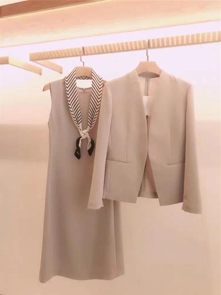 

dress ol black blazers for women 2022 jacket o neck sleeveless suit dress chic temperament two piece sets fashion coat, White