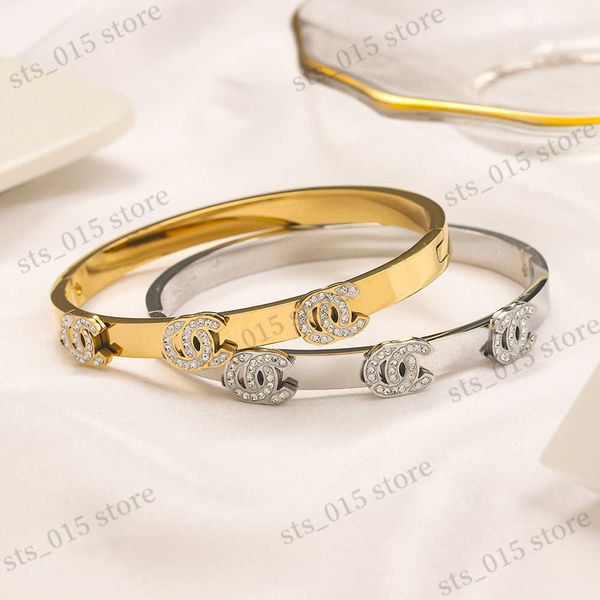 

bangle classic small fragrance bracelet light luxury c diamond titanium steel clasp bracelet ornament t230422, Black
