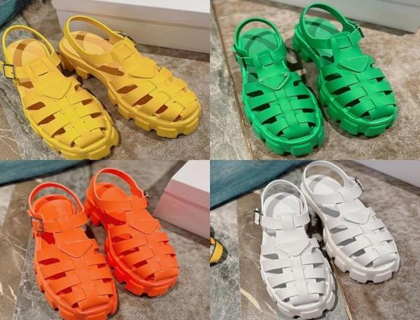 

2022 luxury platform sandals for women summer ladies slides designer retro rubber loafers beach footwear fashion triangle round to8804566, Black