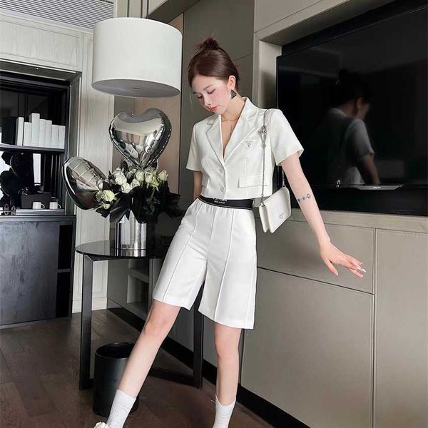

family summer new fashion classic triangle style short suit straight quarter pants set, White