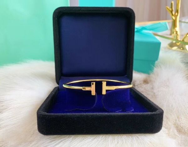 

2023 gold lovely cute letter bangle bracelet luxury designer women stainless steel bangle with dust bag and box, Black