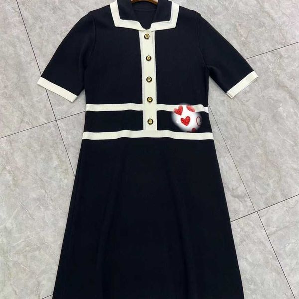 

30% off gujia new product black white contrasting polo collar single breasted knitted dress with waist reduction and slim medium length, Black;gray
