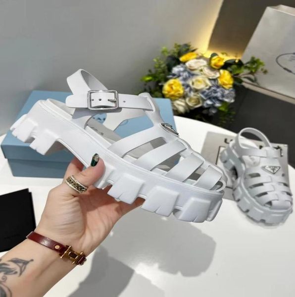 

new designer sandals rubber thick soled gear hollow baotou ladies casual heightening buckle roman tide outdoor beach sandal with b3519927, Black