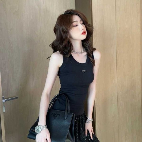 

family's summer new knitted tank with triangle on the chest is simple and elegant, White
