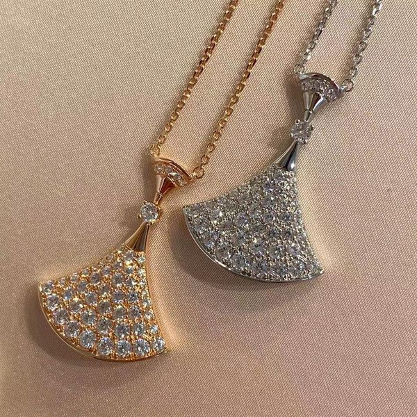 

brand luxury skirt designer necklaces for women 18k gold love heart pink shining crystal diamond pendant clovers necklace choker c272f, Silver