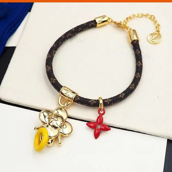 

chains women's fashion popular chain bracelet the new star with the same leather bracelet, Black