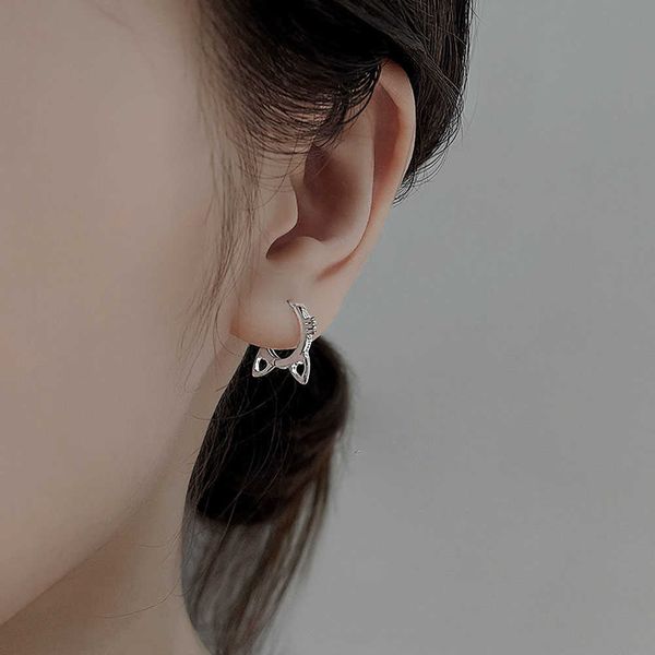 

charm 2022 new silver color cute cat earrings for women girl personality hollow ear buckle earring summer jewelry sweet hoop earrings aa2304, Golden